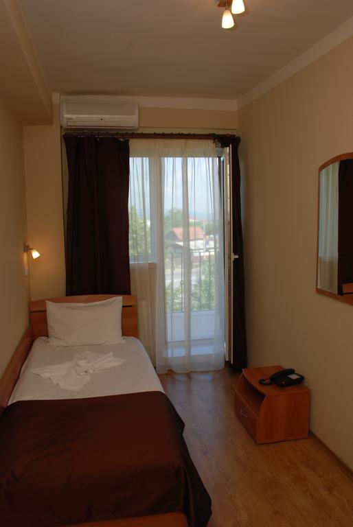 Hotel Liliacul คลูจ-นาโปกา ภายนอก รูปภาพ