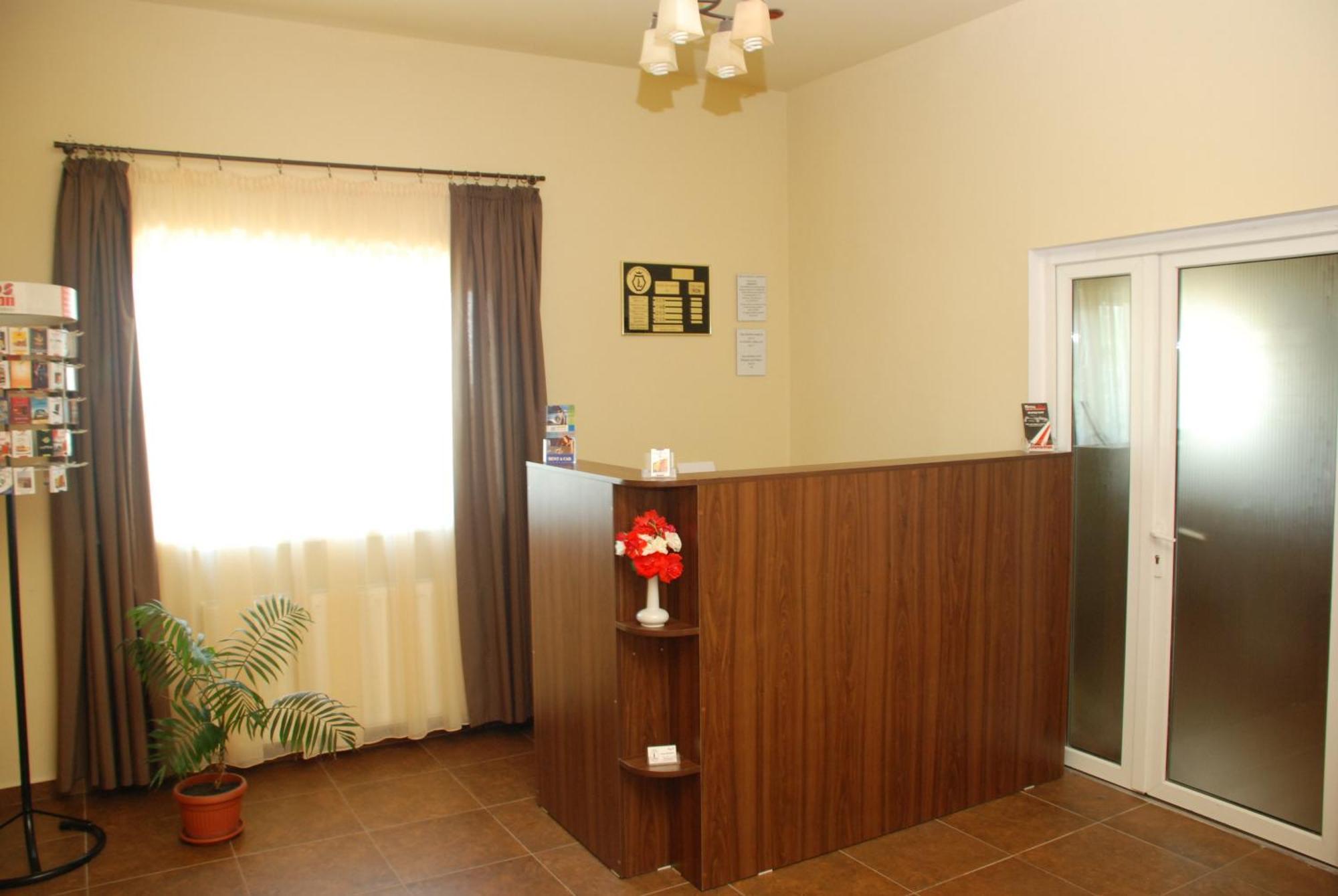 Hotel Liliacul คลูจ-นาโปกา ภายนอก รูปภาพ