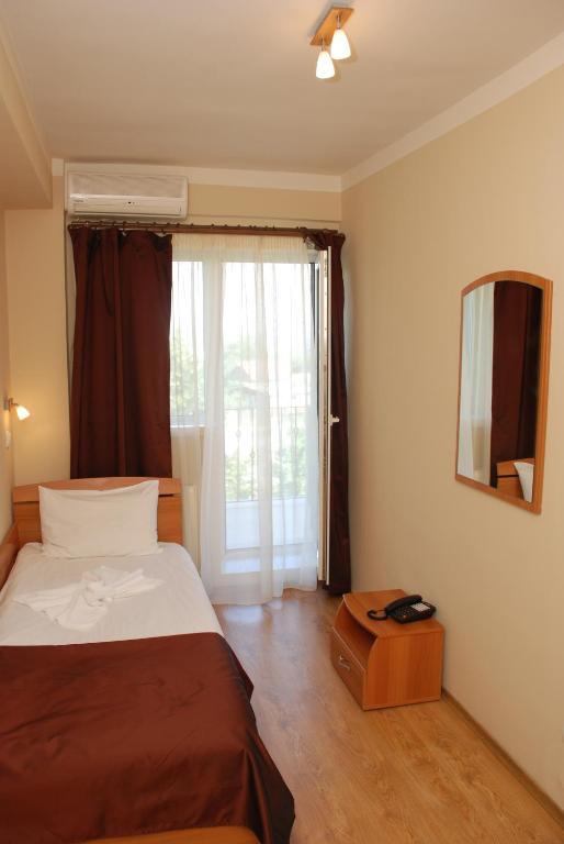 Hotel Liliacul คลูจ-นาโปกา ห้อง รูปภาพ