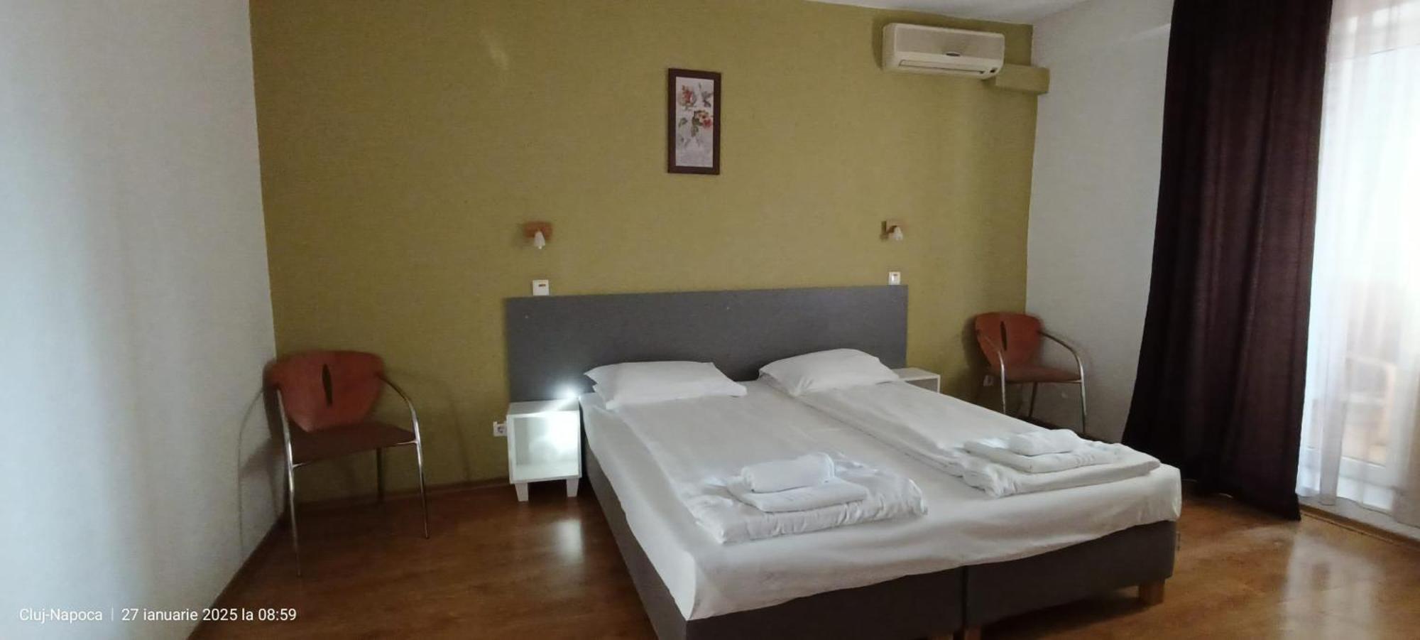 Hotel Liliacul คลูจ-นาโปกา ภายนอก รูปภาพ
