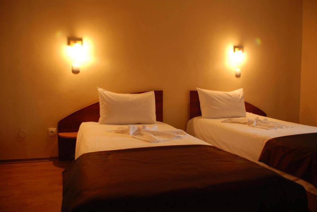 Hotel Liliacul คลูจ-นาโปกา ห้อง รูปภาพ